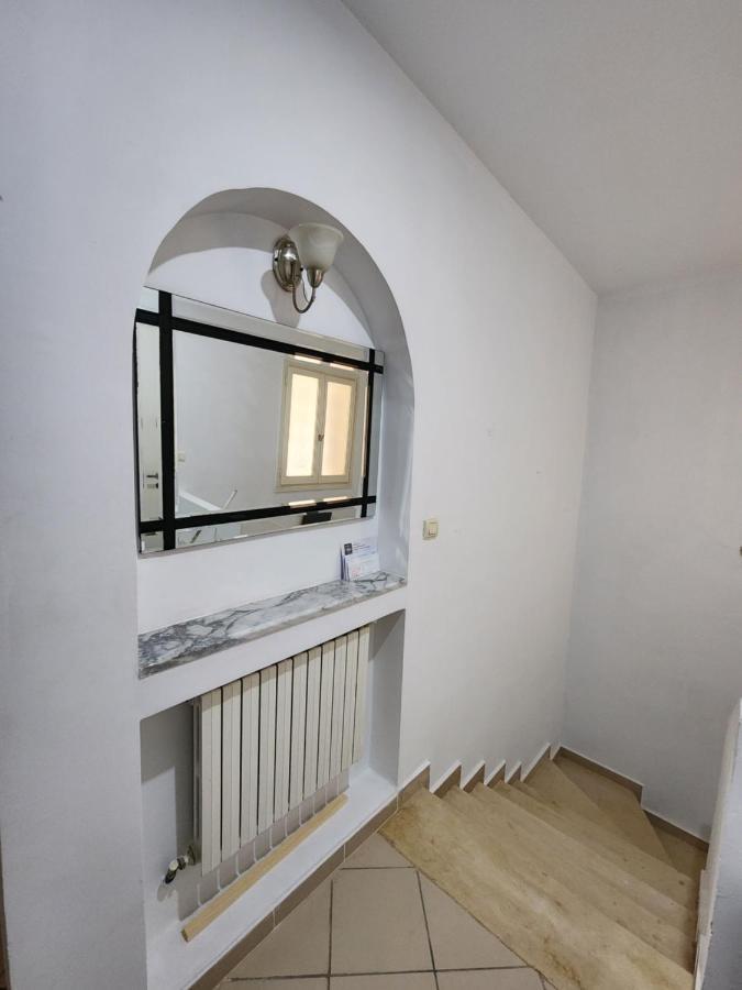 Duplex Bien Equipe Securise Avec Jardin Et Veranda La Marsa Exterior photo